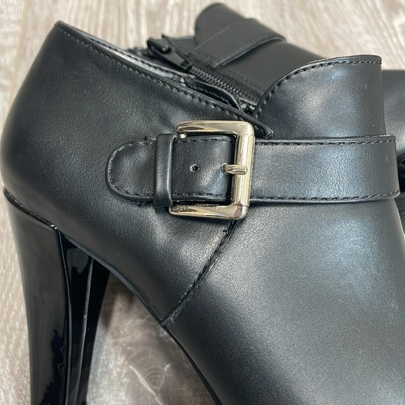 NWT East 5th EF Emmelie Black Booties Memory Foam Buckle Heeled 6 - Picture 15 of 16